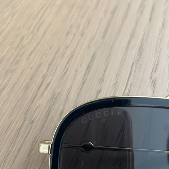 Gucci Polarized Sunglasses - Picture 9 of 9